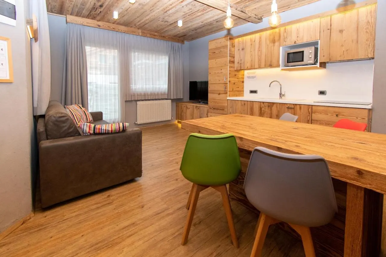 Chalet La Leur/Gusja Apartment Livigno 0*,  Italy